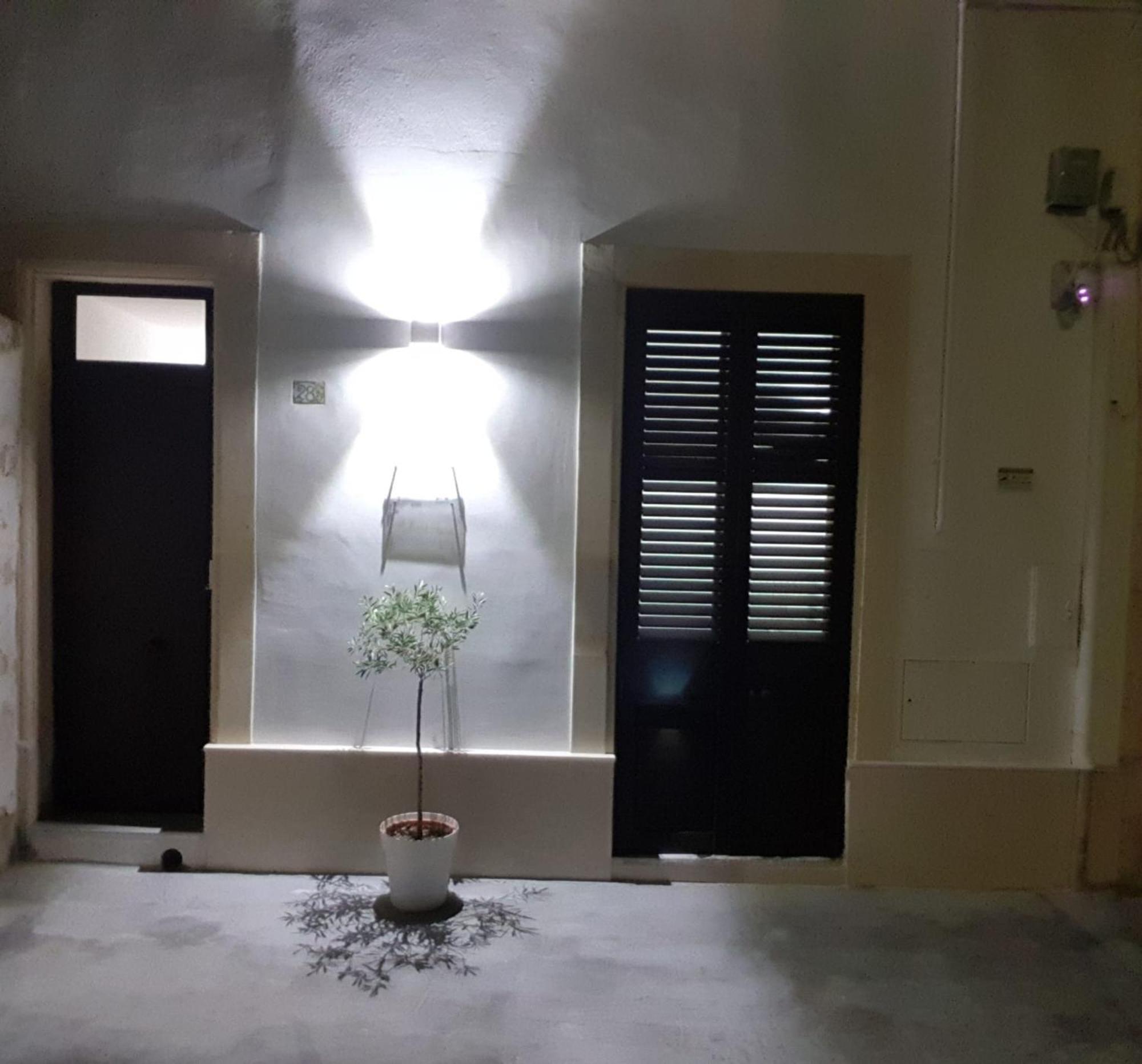 Ferienwohnung Il Cortile Segreto - Con Parcheggio Privato Lecce Exterior foto